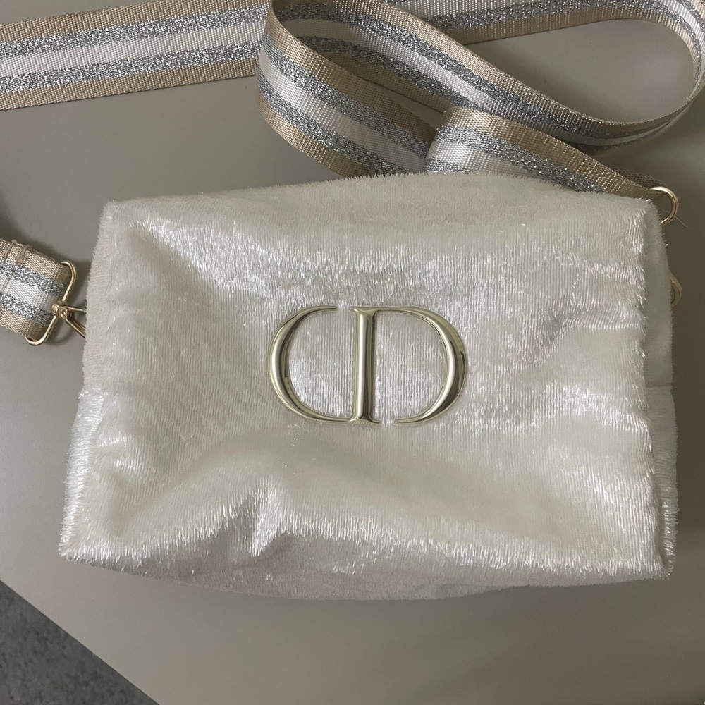 Dior makeup bag with shoulder strap - Picture 2 of 6